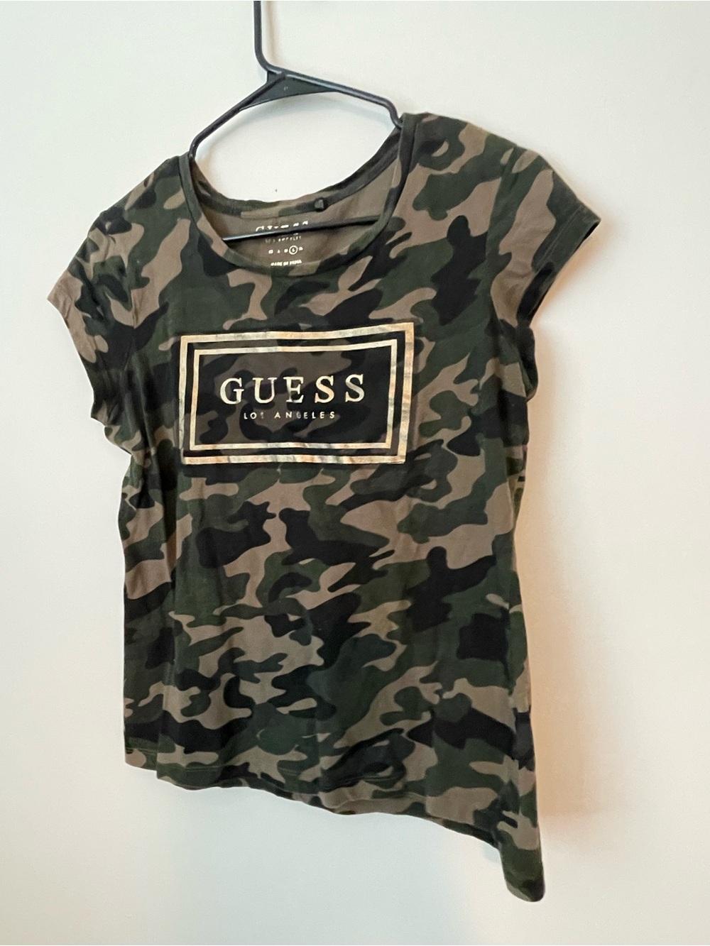 GUESS Women’s L Green Black Gold Camo Crew Neck Short Sleeve Logo T-Shirt Y2K